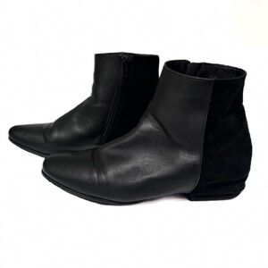 Van Eli “Elide” Black Leather & Suede Ankle Boots Booties Size 9.5 Like New